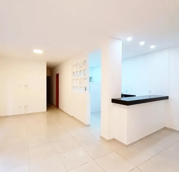 Foto 1 de Apartamento com 2 Quartos para alugar, 72m² em Jardim Placaford, Salvador