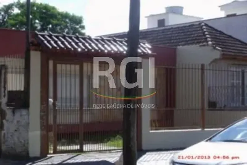 Foto 1 de Casa com 3 Quartos à venda, 181m² em Vila João Pessoa, Porto Alegre