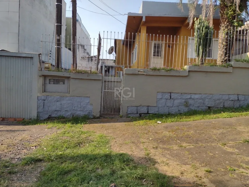 Foto 1 de Casa com 4 Quartos à venda, 251m² em Vila Jardim, Porto Alegre