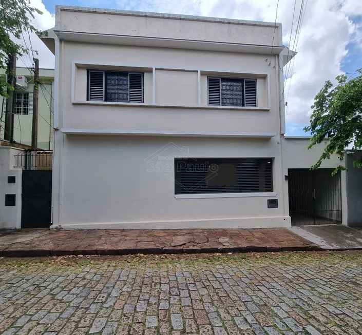 Foto 1 de Casa com 3 Quartos para alugar, 121m² em Centro, Araraquara