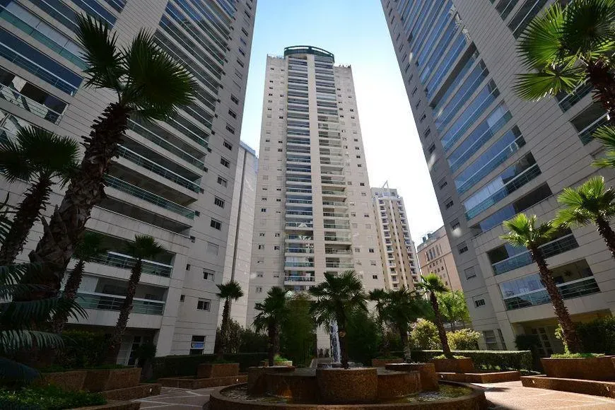 Foto 1 de Apartamento com 3 Quartos para alugar, 111m² em Vila Olímpia, São Paulo