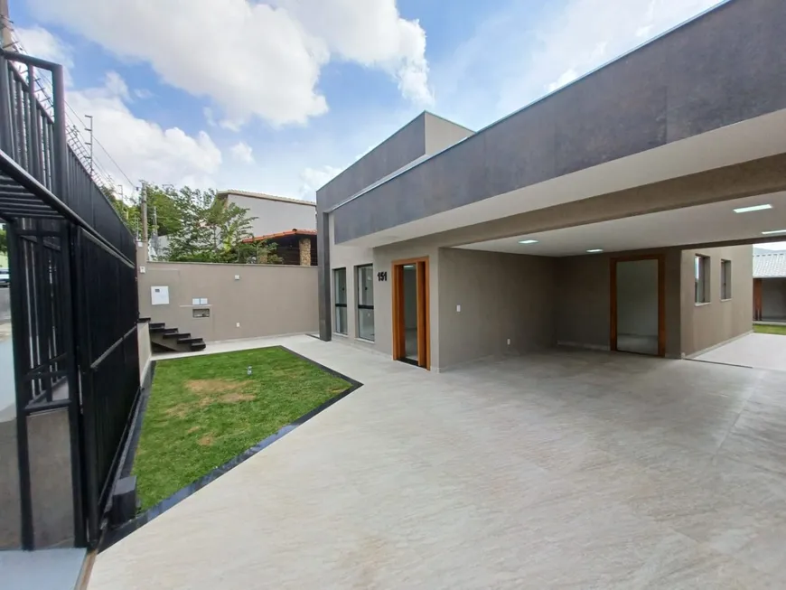 Foto 1 de Casa com 4 Quartos à venda, 537m² em Planalto, Belo Horizonte