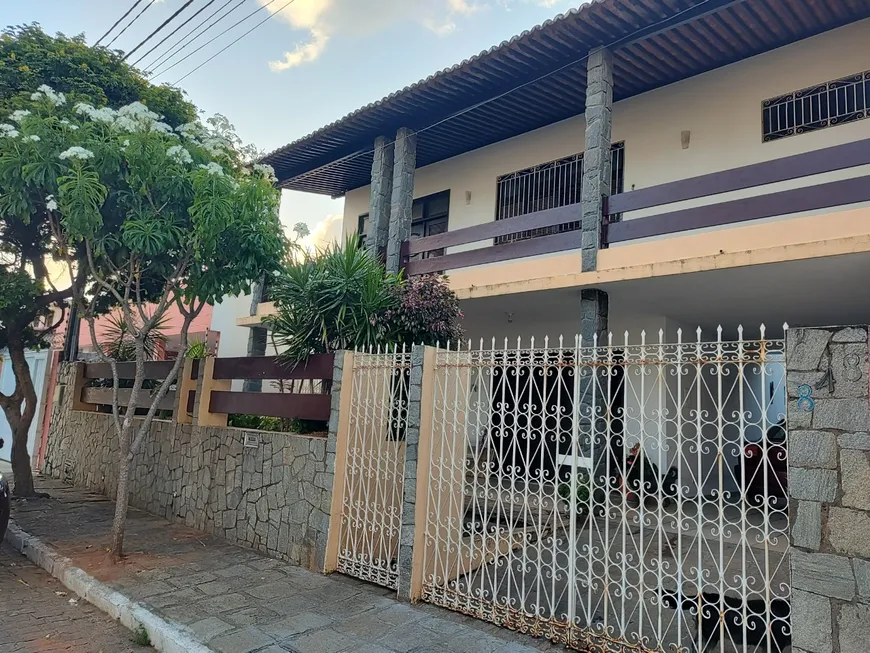 Foto 1 de Casa com 5 Quartos à venda, 421m² em Barro Vermelho, Natal