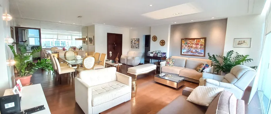Foto 1 de Apartamento com 4 Quartos para venda ou aluguel, 240m² em Pituba, Salvador