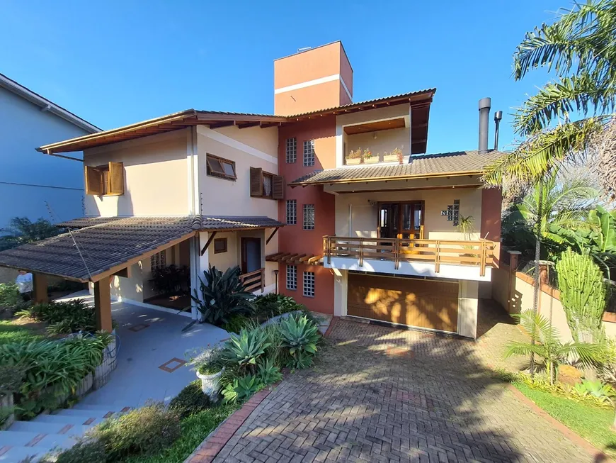 Foto 1 de Casa com 2 Quartos à venda, 303m² em Petrópolis, Novo Hamburgo