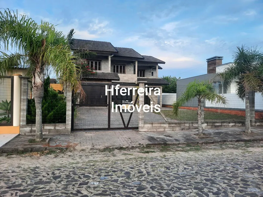 Foto 1 de Casa com 5 Quartos à venda, 220m² em Figueirinha, Arroio do Sal