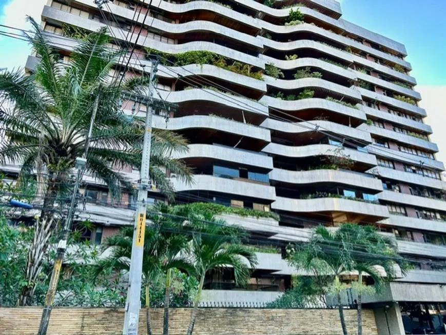 Foto 1 de Apartamento com 4 Quartos à venda, 258m² em Santana, Recife