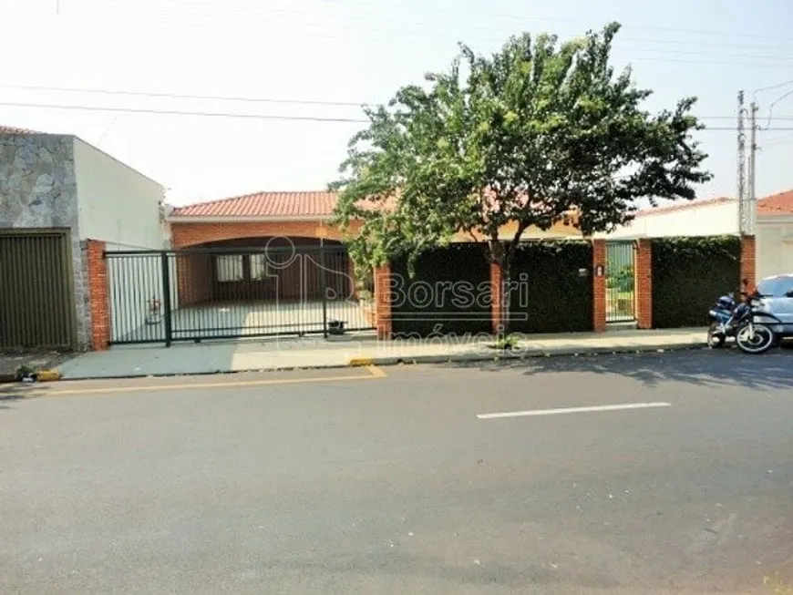 Foto 1 de Casa com 4 Quartos à venda, 337m² em Centro, Araraquara