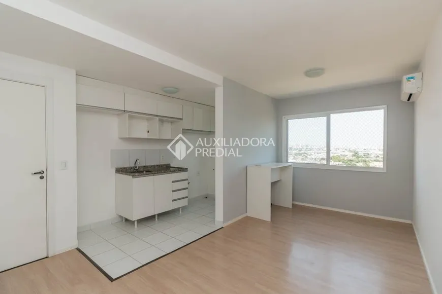 Foto 1 de Apartamento com 3 Quartos para alugar, 65m² em Humaitá, Porto Alegre