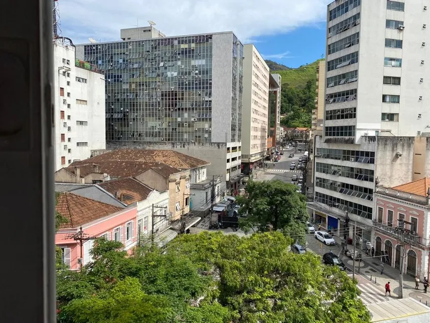 Foto 1 de Apartamento com 2 Quartos à venda, 76m² em Centro, Petrópolis