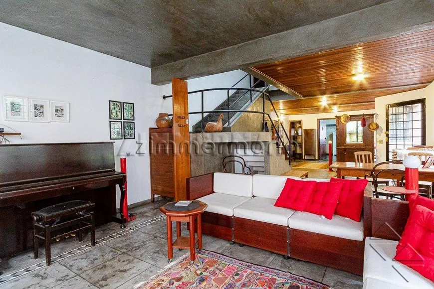 Foto 1 de Casa com 4 Quartos à venda, 390m² em Vila Madalena, São Paulo