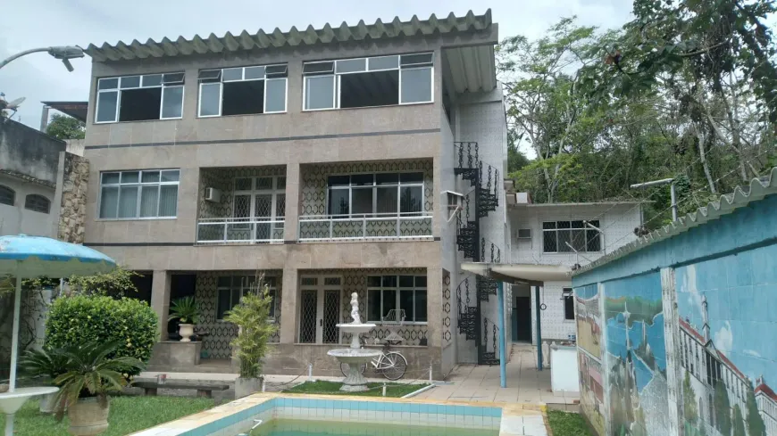 Foto 1 de Casa com 4 Quartos à venda, 400m² em Taquara, Rio de Janeiro