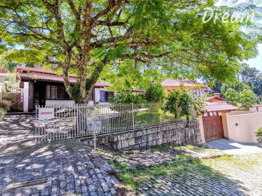 Foto 1 de Casa com 5 Quartos à venda, 300m² em Iúcas, Teresópolis