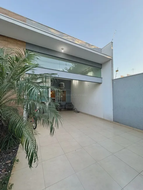 Foto 1 de Casa com 3 Quartos à venda, 104m² em Jardim Monte Rei, Maringá