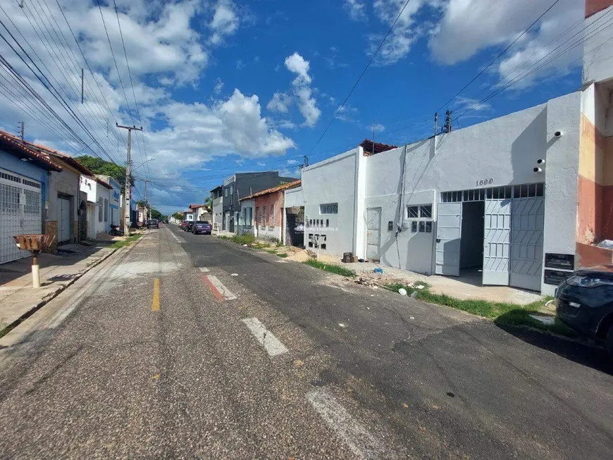 Foto 1 de Casa com 2 Quartos para alugar, 60m² em Marques, Teresina