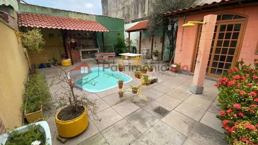 Foto 1 de Apartamento com 3 Quartos à venda, 240m² em Vila Kosmos, Rio de Janeiro