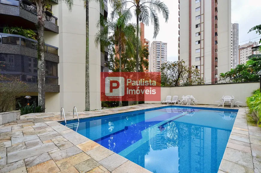 Foto 1 de Apartamento com 4 Quartos à venda, 226m² em Vila Suzana, São Paulo