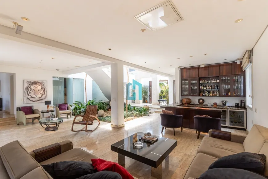 Foto 1 de Casa de Condomínio com 5 Quartos à venda, 551m² em Chácara Monte Alegre, São Paulo