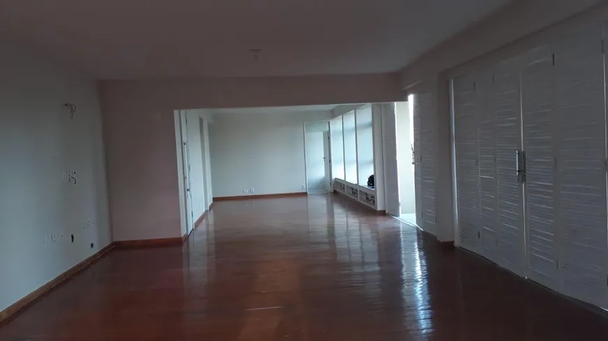 Foto 1 de Apartamento com 4 Quartos à venda, 210m² em Boa Vista, Recife