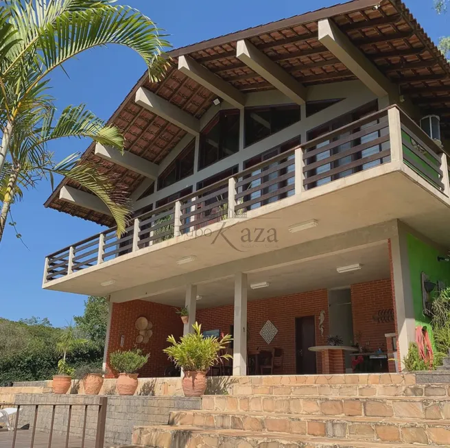 Foto 1 de Casa de Condomínio com 3 Quartos à venda, 350m² em Condomínio Lagoinha, Jacareí