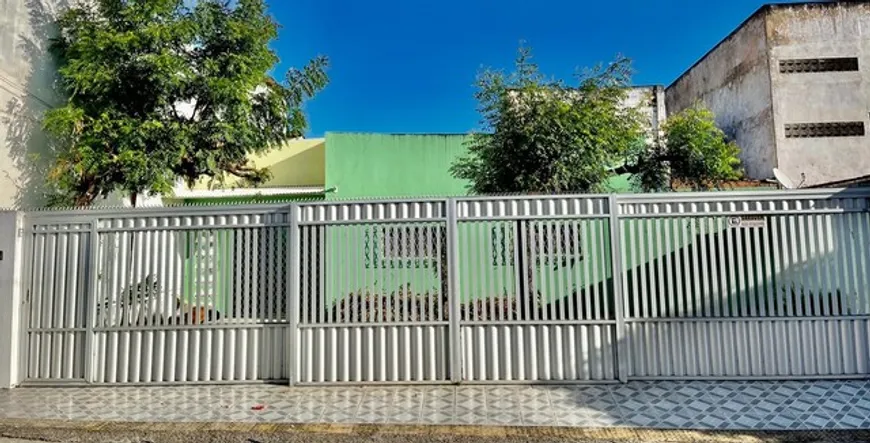 Foto 1 de Casa com 3 Quartos à venda, 294m² em Alecrim, Natal