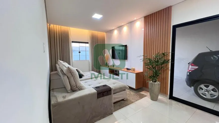 Foto 1 de Casa com 3 Quartos à venda, 170m² em Jardim Europa, Uberlândia