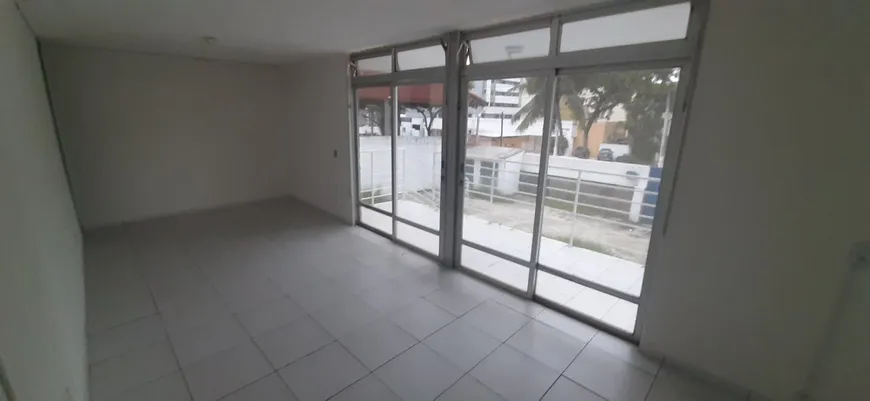 Foto 1 de Casa com 5 Quartos para alugar, 450m² em Lagoa Nova, Natal