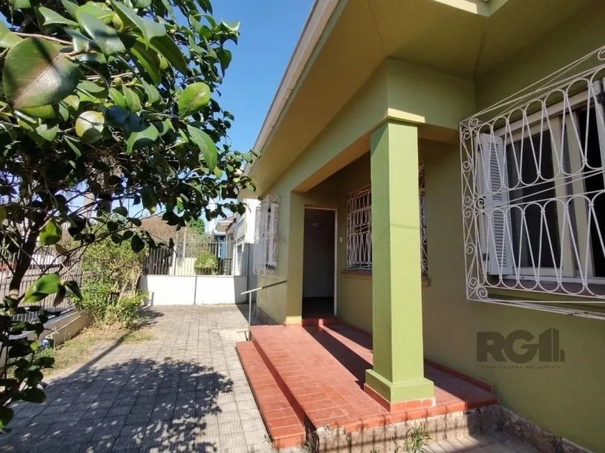Foto 1 de Casa com 4 Quartos à venda, 165m² em São João, Porto Alegre