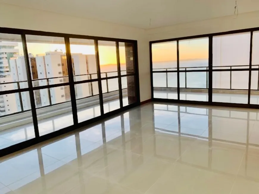 Foto 1 de Apartamento com 4 Quartos à venda, 193m² em Barra, Salvador