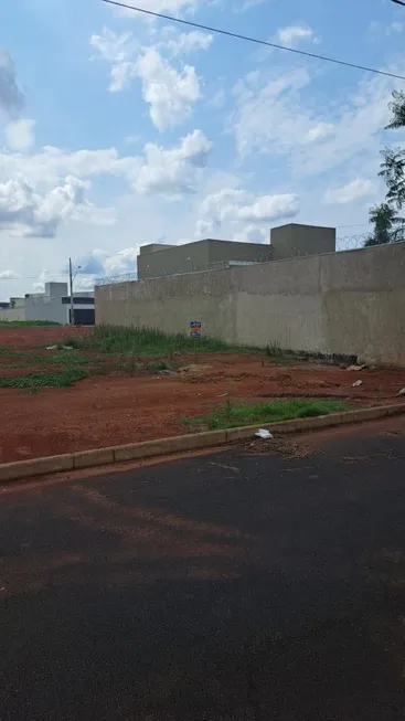 Foto 1 de Lote/Terreno à venda, 250m² em Novo Mundo, Uberlândia