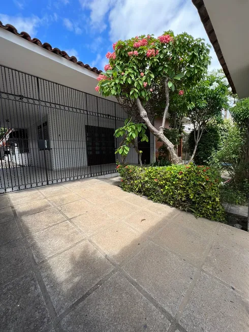 Foto 1 de Casa com 4 Quartos à venda, 492m² em Centro, Maceió