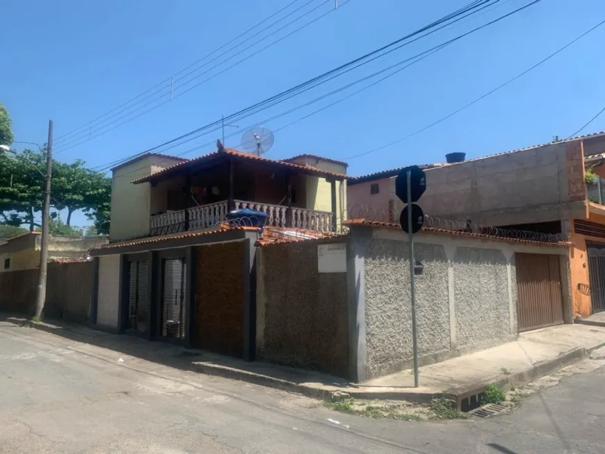 Foto 1 de Casa com 3 Quartos à venda, 200m² em Bernardo Monteiro, Contagem
