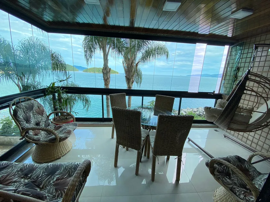Foto 1 de Apartamento com 4 Quartos à venda, 160m² em Condomínio Porto Real Resort, Mangaratiba