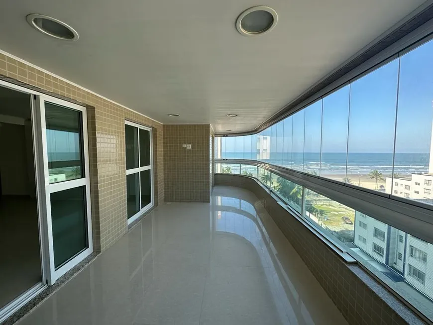 Foto 1 de Apartamento com 3 Quartos à venda, 203m² em Vila Caicara, Praia Grande
