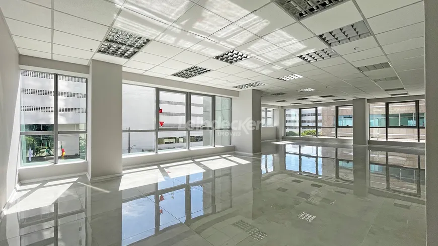 Foto 1 de Sala Comercial para alugar, 136m² em Praia de Belas, Porto Alegre