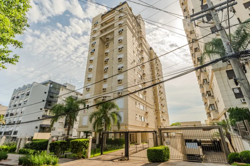 Foto 1 de Apartamento com 2 Quartos à venda, 65m² em Passo da Areia, Porto Alegre