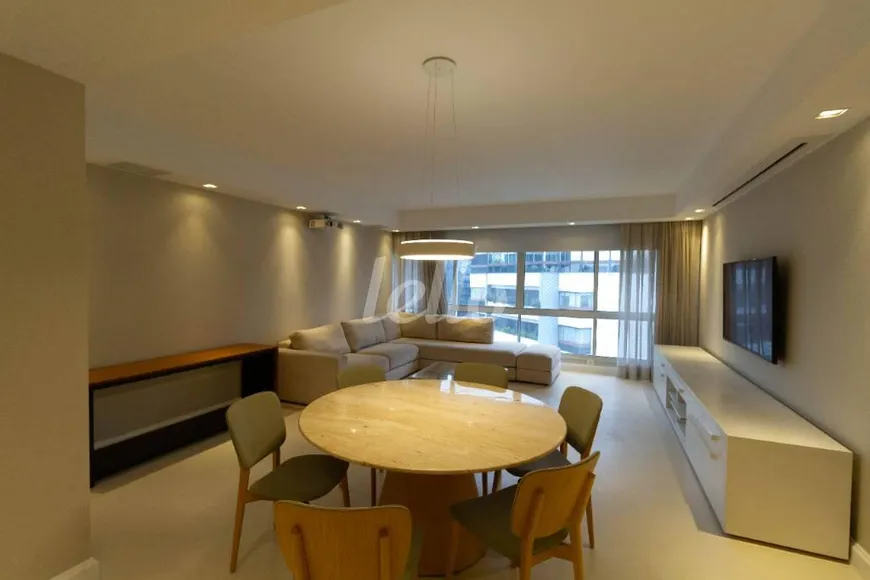Foto 1 de Apartamento com 2 Quartos para alugar, 117m² em Itaim Bibi, São Paulo