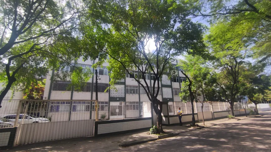 Foto 1 de Apartamento com 3 Quartos à venda, 83m² em Hipódromo, Recife