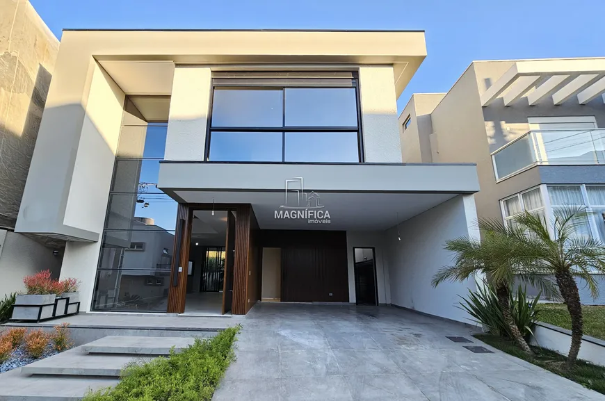 Foto 1 de Casa de Condomínio com 3 Quartos à venda, 307m² em Santa Felicidade, Curitiba