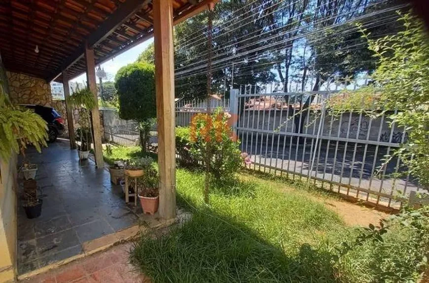 Foto 1 de Casa com 4 Quartos à venda, 183m² em Santa Terezinha, Belo Horizonte