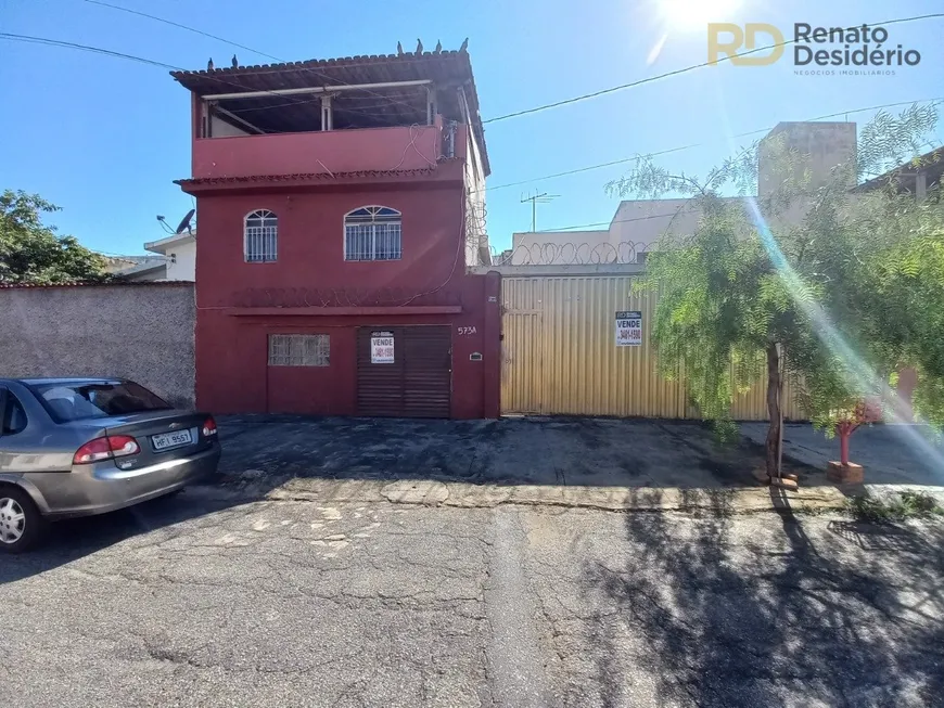 Foto 1 de Casa com 3 Quartos à venda, 418m² em Saudade, Belo Horizonte