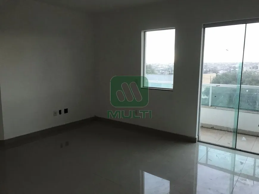 Foto 1 de Cobertura com 3 Quartos para alugar, 140m² em Jaraguá, Uberlândia