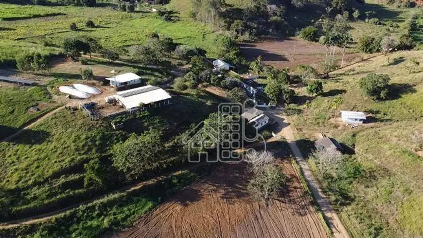 Foto 1 de Fazenda/Sítio com 3 Quartos à venda, 800m² em , Santo Antônio de Pádua