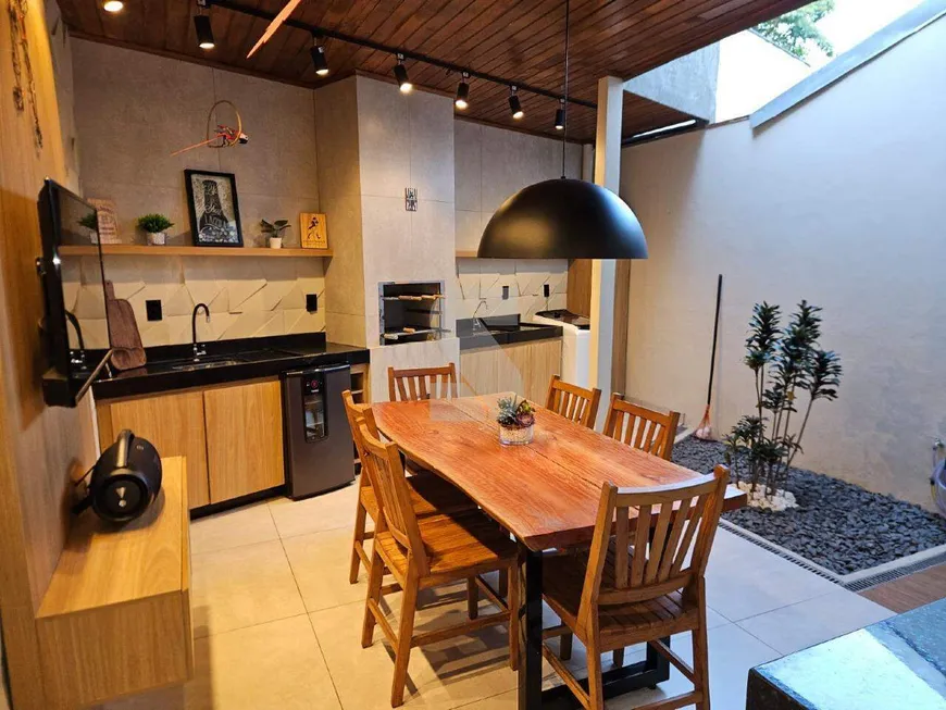 Foto 1 de Casa com 3 Quartos à venda, 161m² em Cabral, Contagem