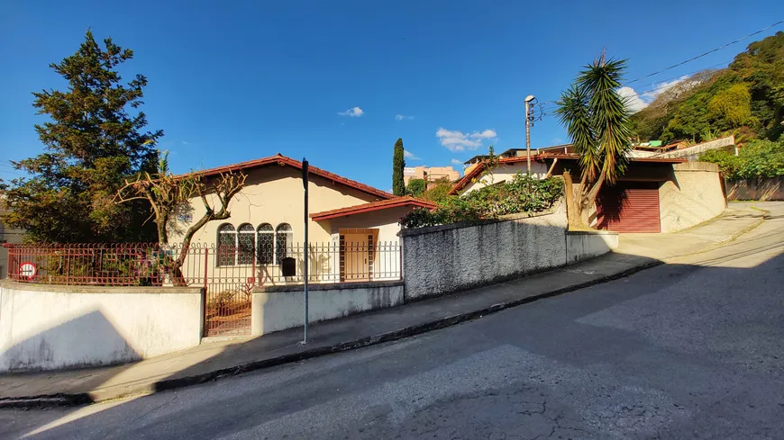 Foto 1 de Casa com 3 Quartos à venda, 192m² em Santa Helena, Juiz de Fora