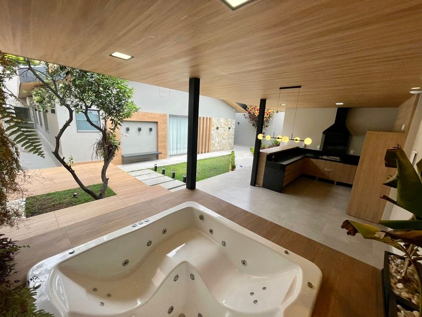 Foto 1 de Casa com 5 Quartos à venda, 420m² em Castelo, Belo Horizonte