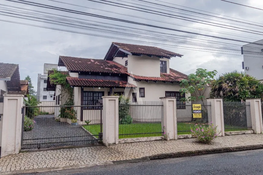 Foto 1 de Casa com 3 Quartos à venda, 180m² em Boa Vista, Joinville