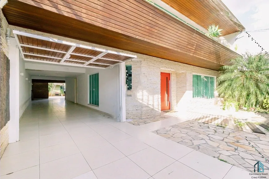 Foto 1 de Casa com 5 Quartos à venda, 443m² em Bacacheri, Curitiba