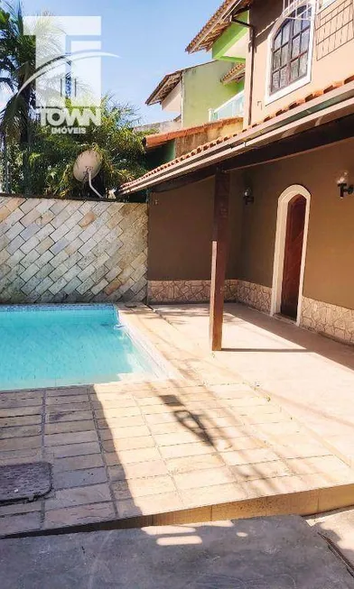 Foto 1 de Casa com 4 Quartos à venda, 270m² em Maravista, Niterói