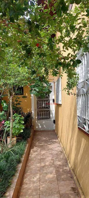 Foto 1 de Casa com 2 Quartos à venda, 150m² em Vila Laís, São Paulo